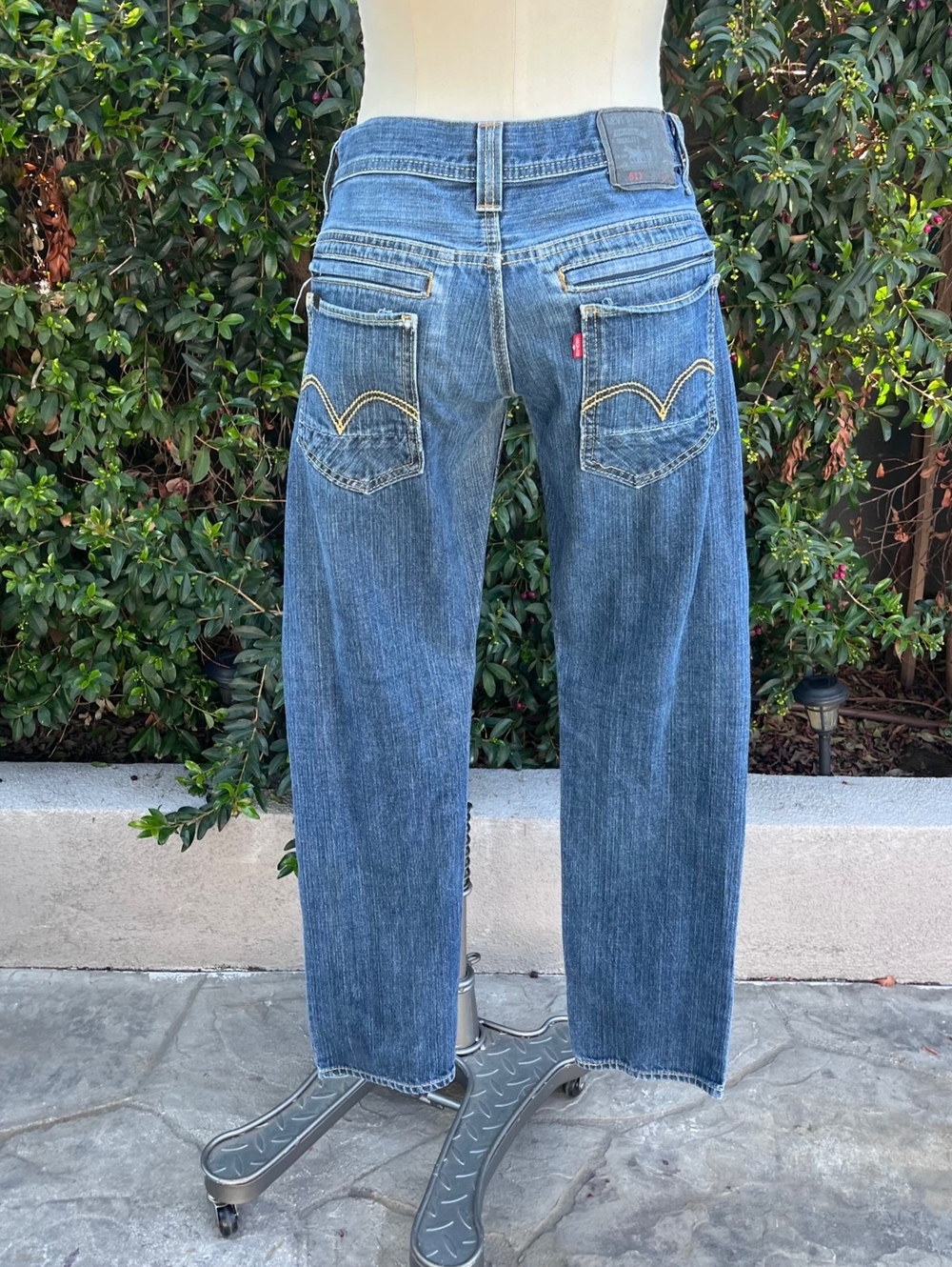 Women’s Levi’s 511 Jeans Medium Wash Blue Slim Straight Denim